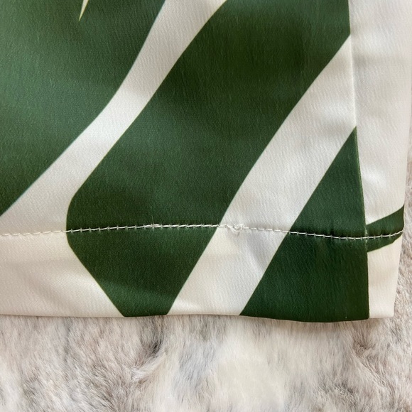 Saks Fifth Avenue green and white summer shorts - Picture 6 of 10